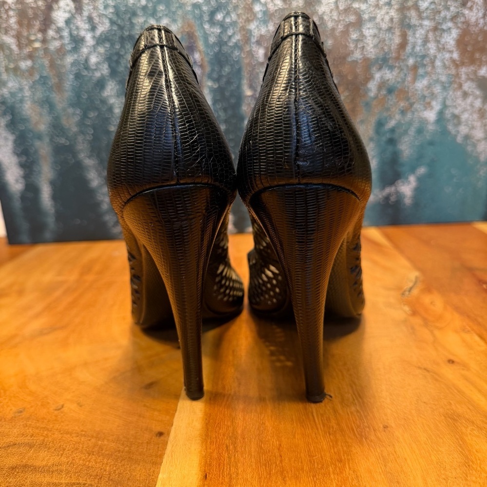 Proenza Schouler Archival 2011 Perforated Black Leather Lizard Print Pumps - Picture 5 of 14
